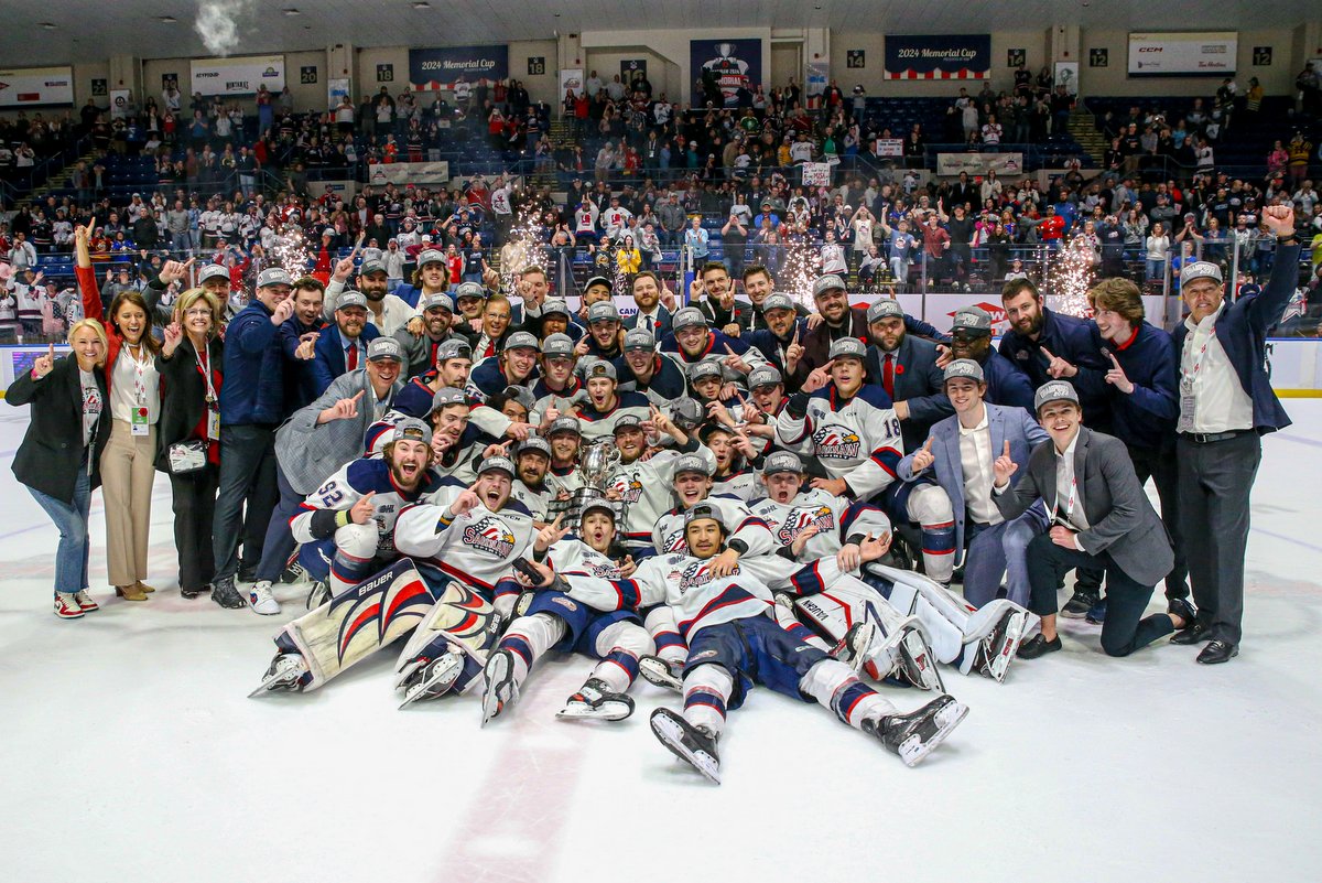 Hokejisté Saginaw Spirit po vítězství v Memorial Cupu